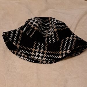 David and Young Black and Cream Plaid Hat